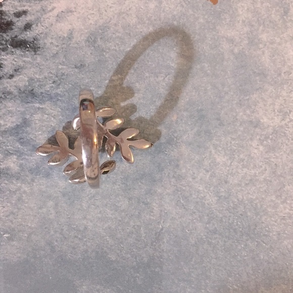 LONG SILVER LEAF SWIRL CZ RING   BEAUTIFUL  SIZE 7   NEW - Picture 2 of 4